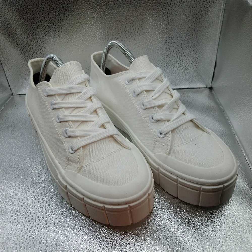 Mad Love White Canvas Sneakers Women's Size 10 NWOT